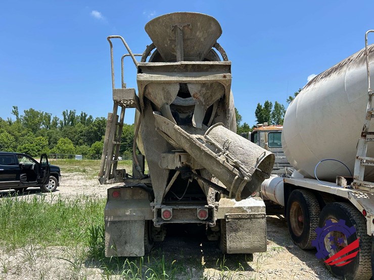 1997-mack-dm690s-image-9