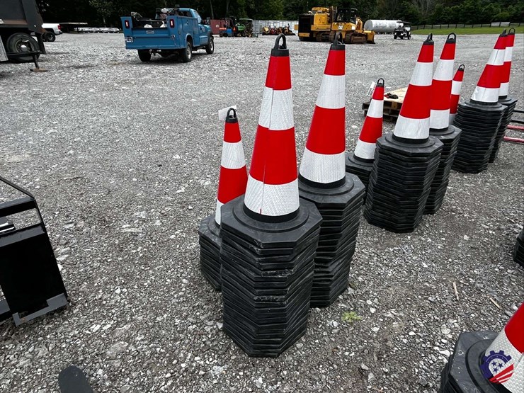 (50)-unused-2026-ce-irstc-safety-traffic-cones-image-4