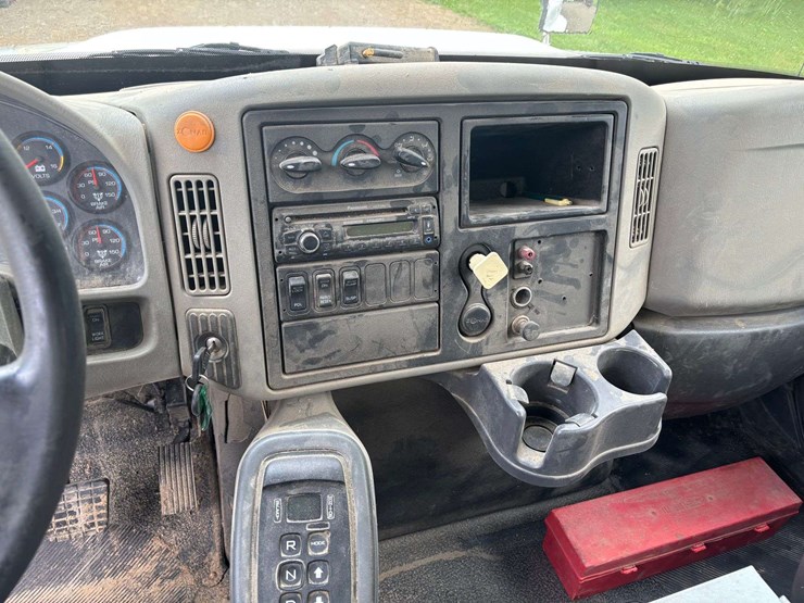 2011-international-durastar-4400-image-25