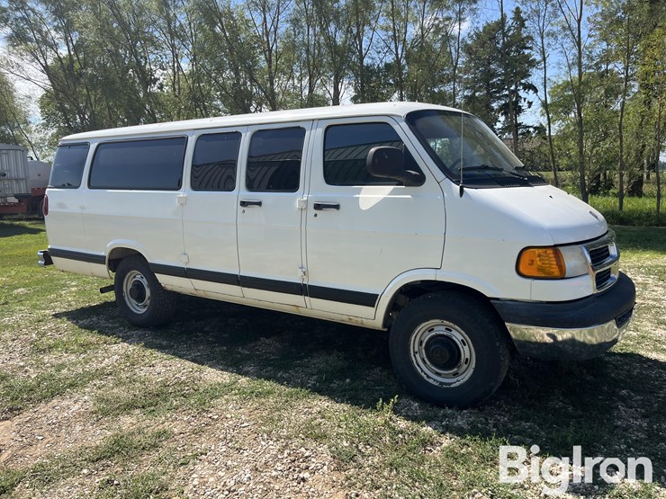 2001-dodge-ram-3500-image-3