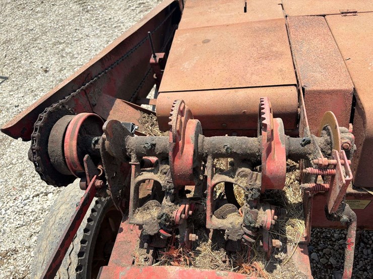 new-holland-268-image-6