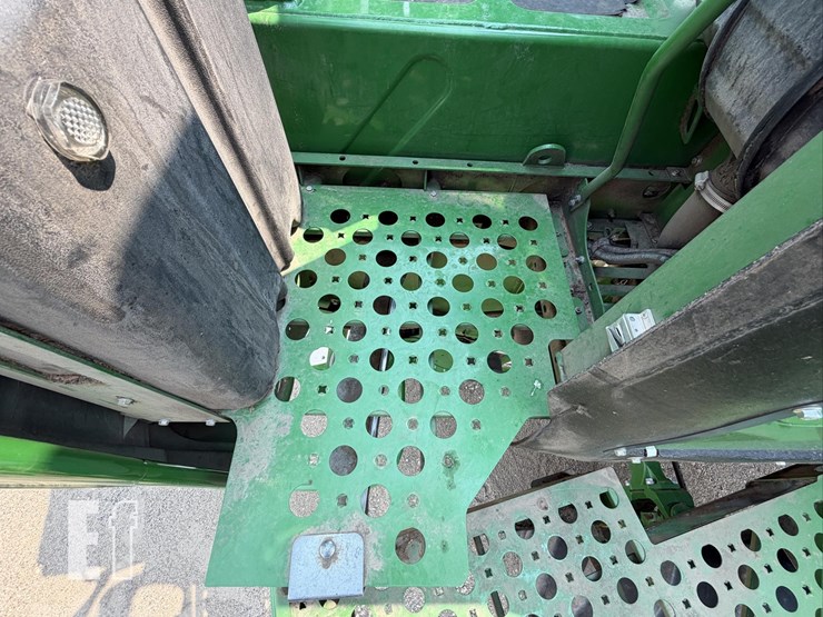 2020-john-deere-s780-image-23