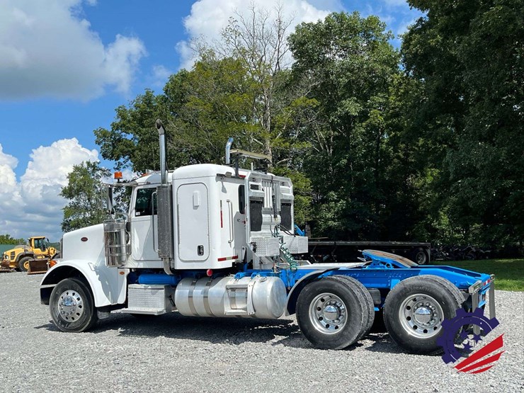 2013-peterbilt-367-image-3