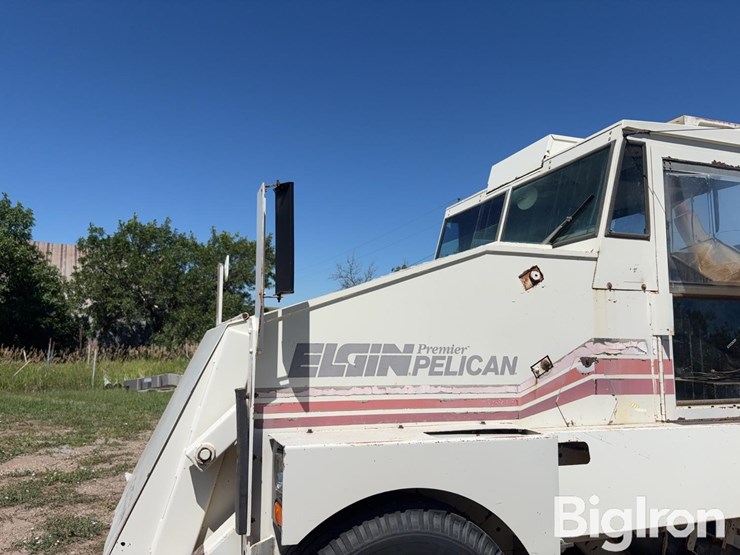 1990-elgin-pelican-image-10