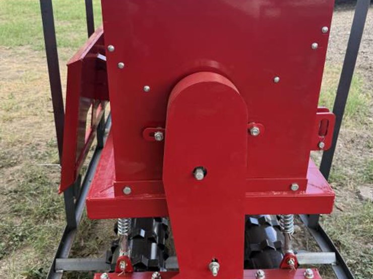 #9-•-seeder-to-fit-skid-steer-&-3-pt-quick-hitch-image-5