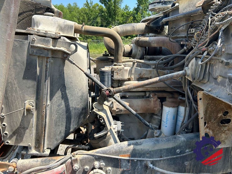1992-mack-dm600gk-rear-discharge-concrete-mixer-truck-image-65