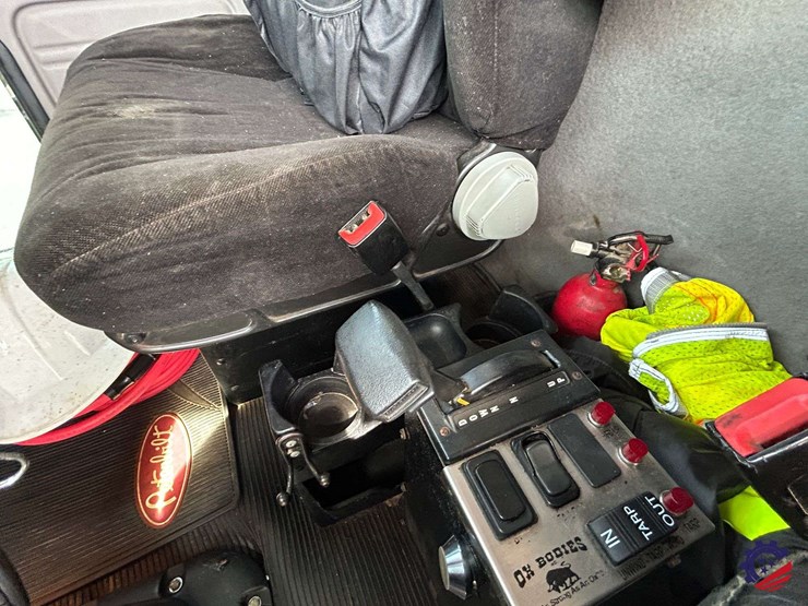 2016-peterbilt-367-image-84
