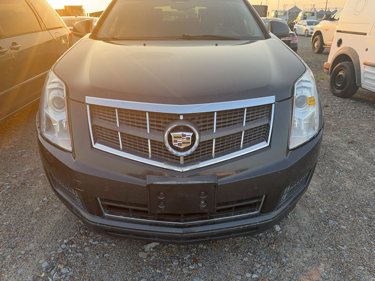 2012-cadillac-srx-image-17