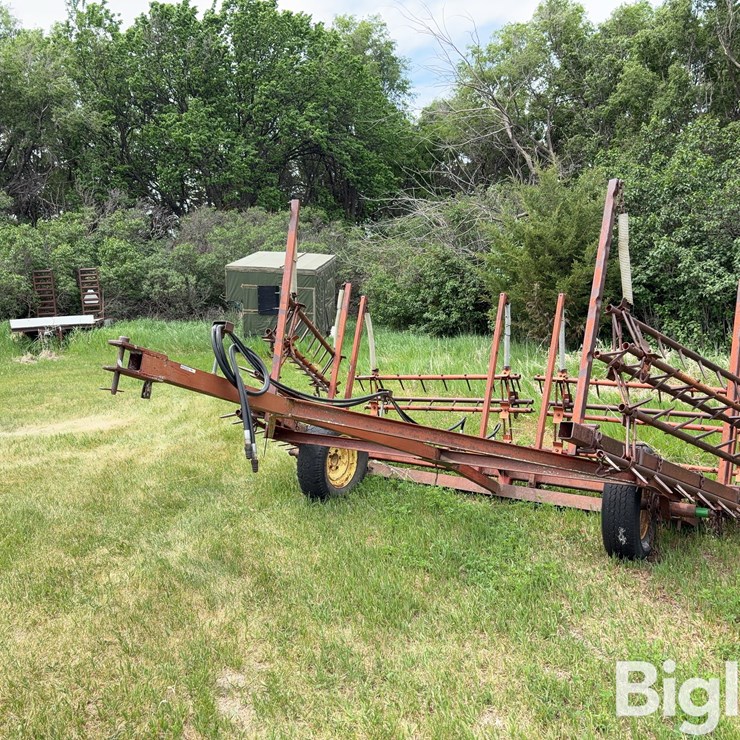 24’ Spike Tooth Harrow W/Cart