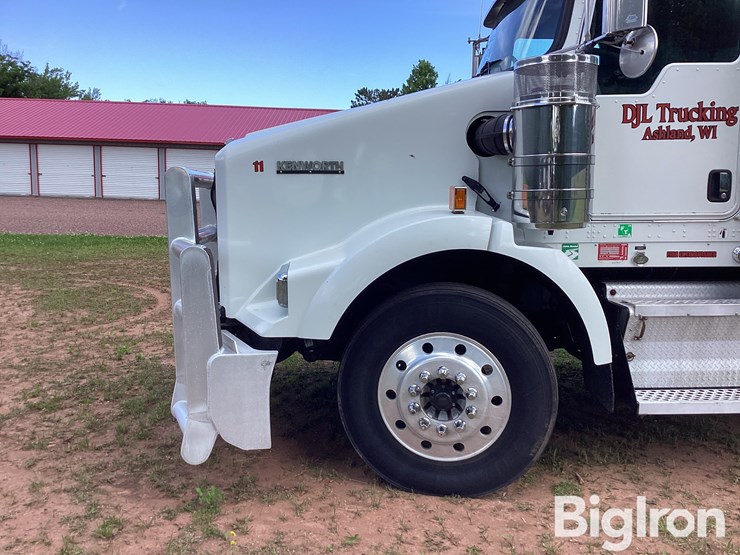 2011-kenworth-t800-image-13
