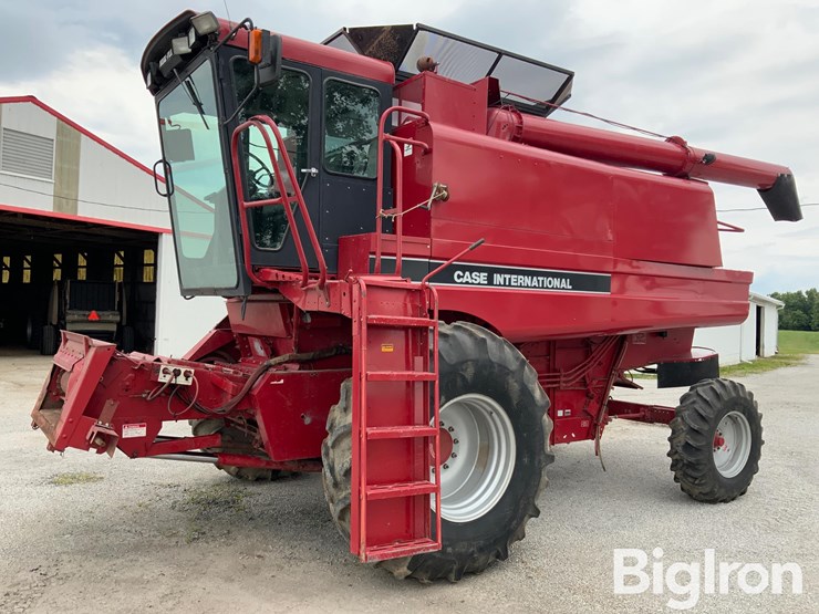 1992-case-ih-1660-image-1