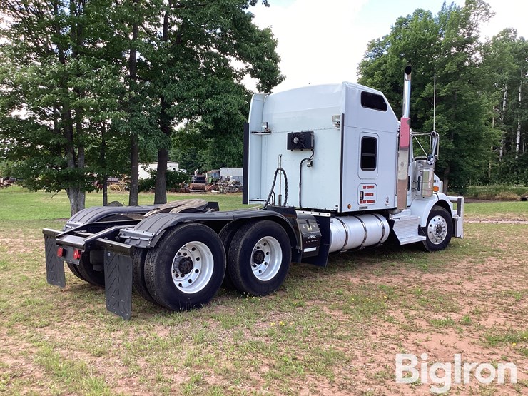 2011-kenworth-t800-image-5