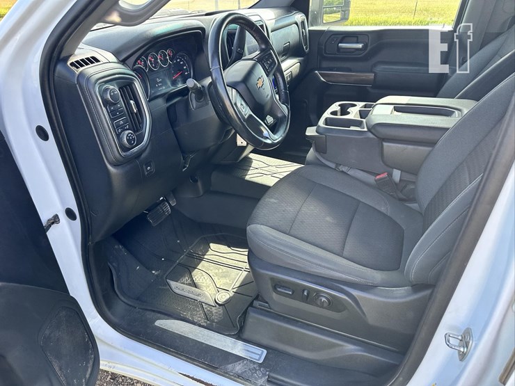 2021-chevrolet-silverado-2500hd-lt-image-25