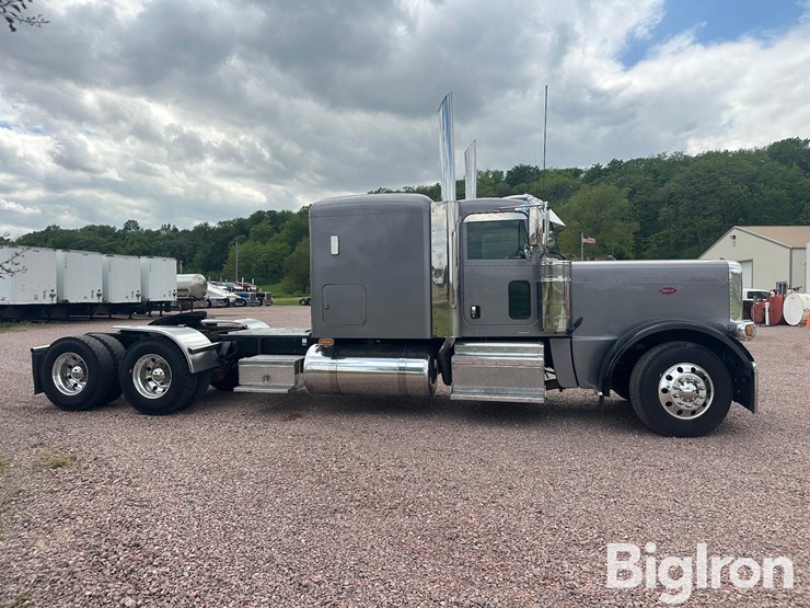 2016-peterbilt-389-image-4