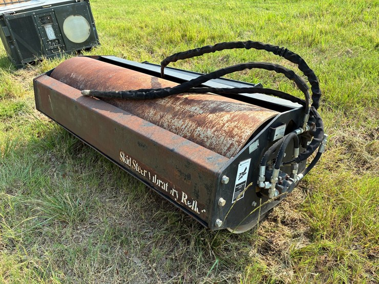 #2683-•-vibratory-drum-roller-image-2