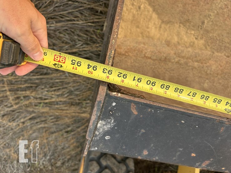 2015-caterpillar-910k-image-11