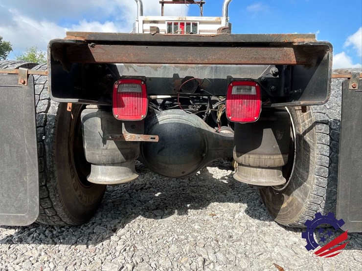 2007-sterling-l9500-image-37