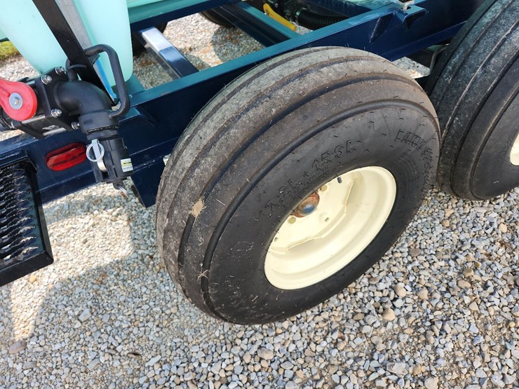 schaben-1300-gal.-tandem-nurse-trailer-image-10
