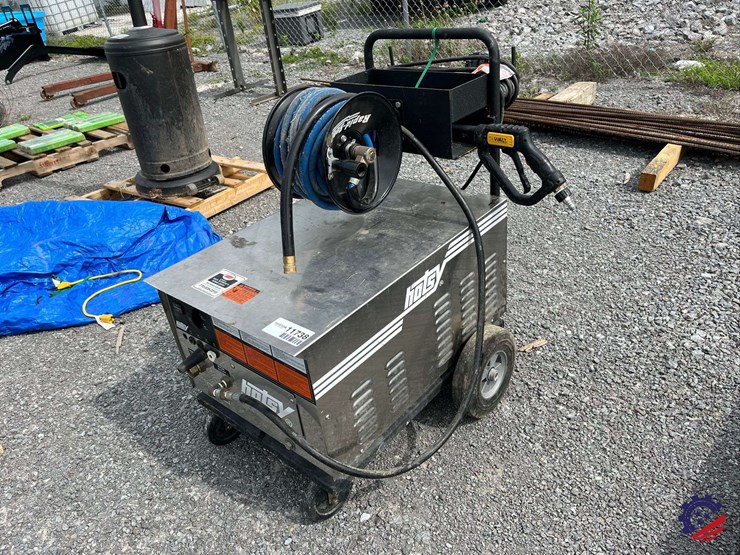 2007-hotsy-1710-pressure-washer-image-1