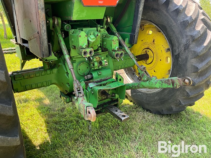 john-deere-4240-image-11