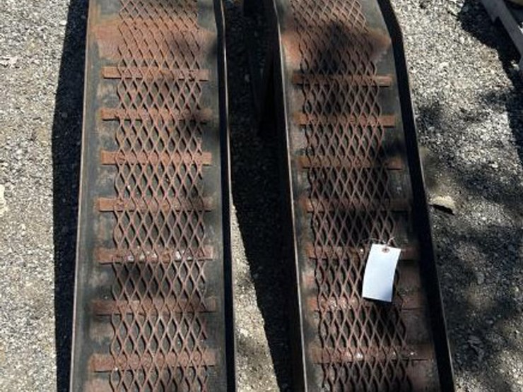 #92-•-(2)-heavy-duty-car-ramps-image-3