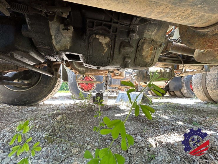 1997-mack-dm690s-image-51
