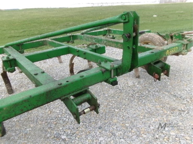 john-deere-100-image-7