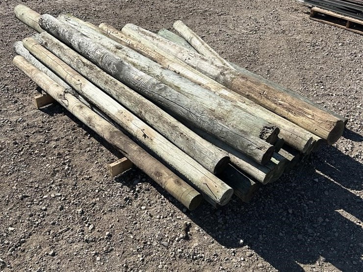 21x-round-wood-poles-image-1