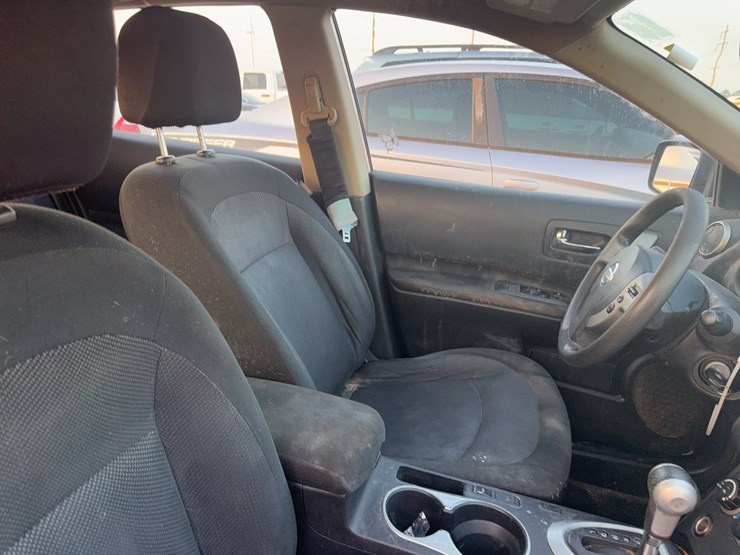 2014-nissan-rogue-image-35
