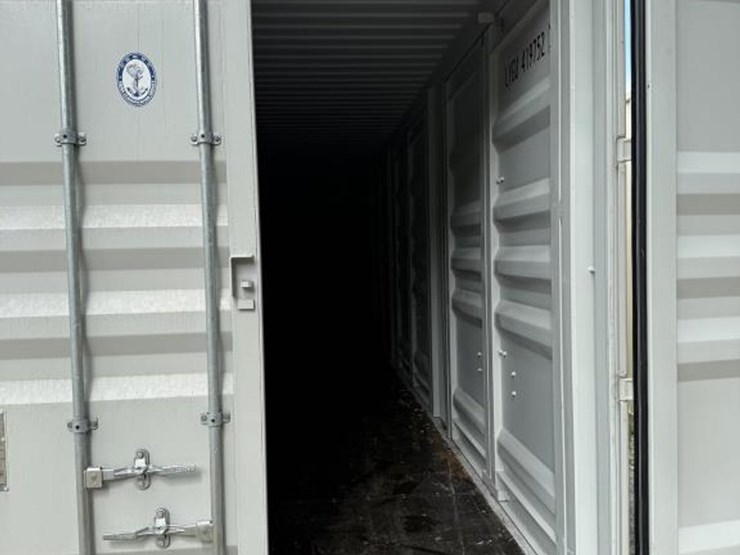 #40-•-40'-high-cube-conex/-shipping-container---one-trip-image-5