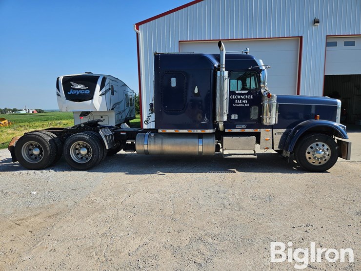 2005-freightliner-fld132-classic-xl-image-4