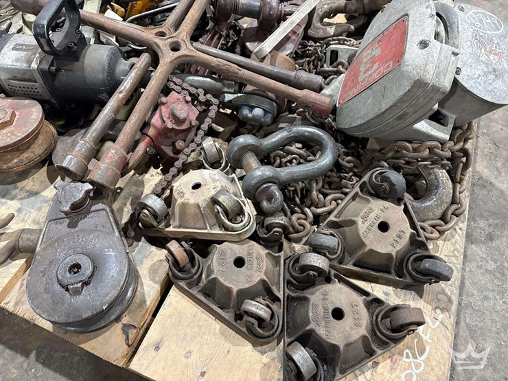 pallet-of-miscellaneous-small-equipment-image-11