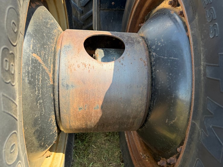 2014-case-ih-magnum-315-image-19