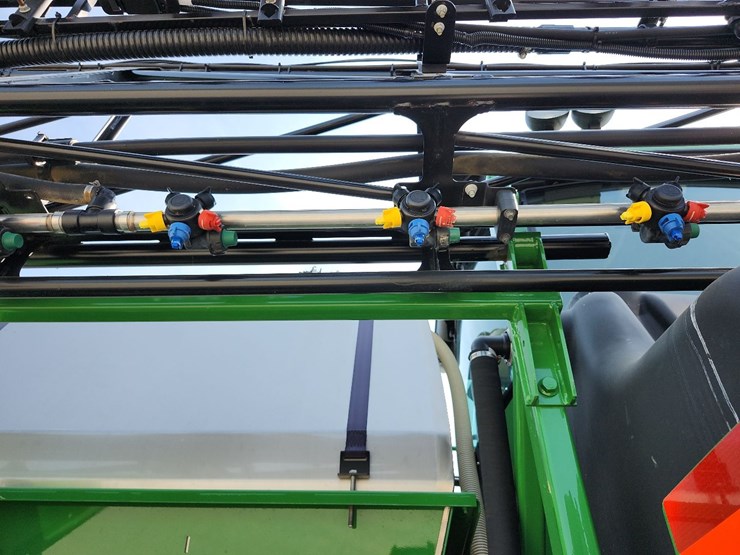 2011-john-deere-4730-image-26