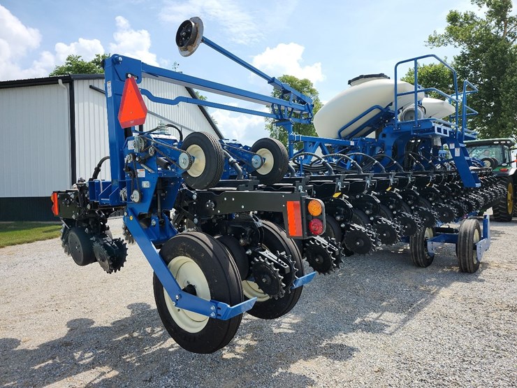 2023-kinze-3605-image-12