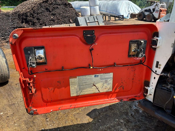 2015-bobcat-s530-image-8