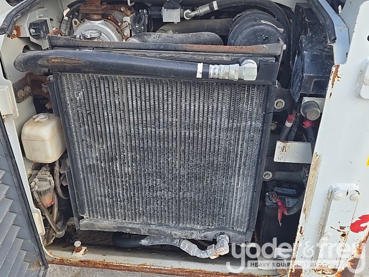2019-takeuchi-tl8-image-29