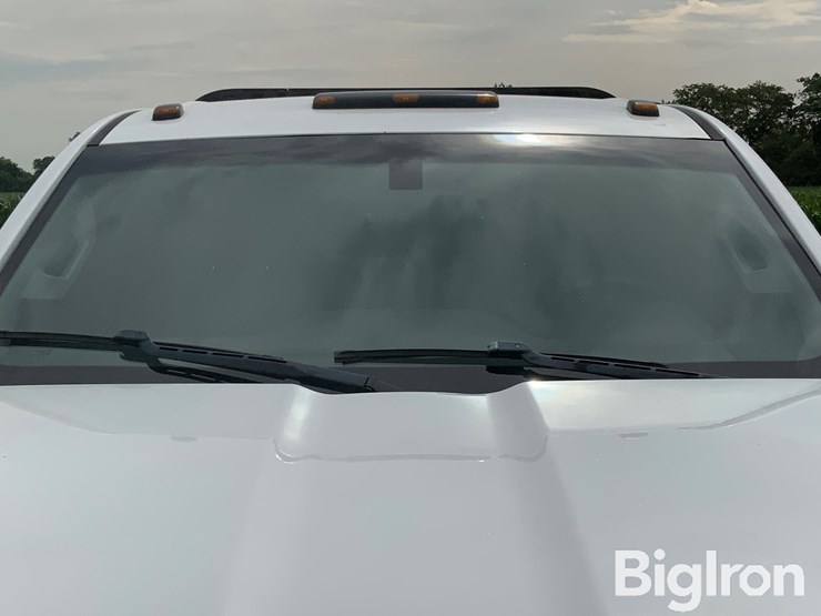 2016-chevrolet-3500-image-11