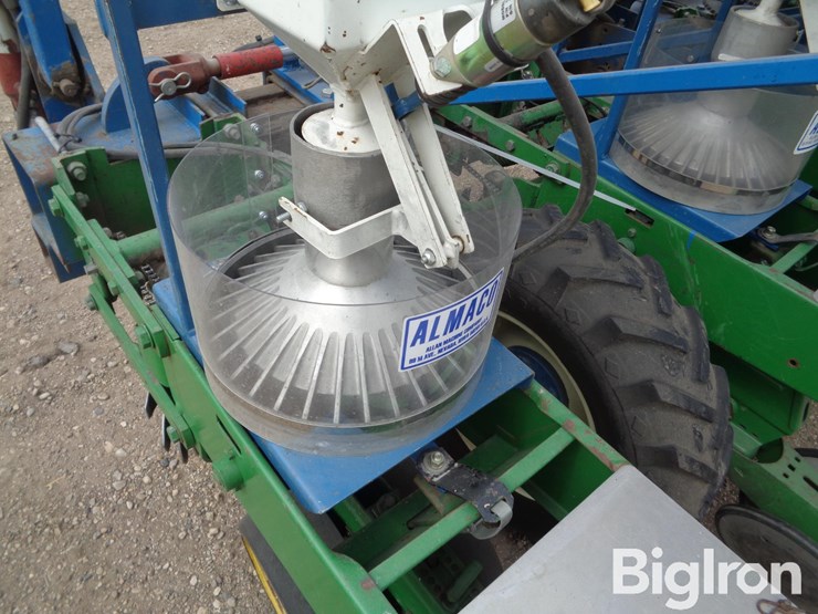 almaco-4r30-3-pt-research-planter-image-19