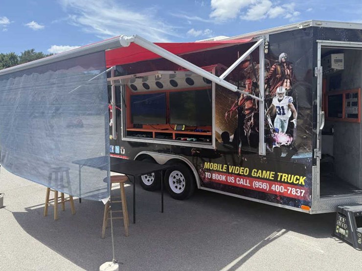 #63-•-2016-lark-20'-gaming-trailer-�-fully-equipped-image-1
