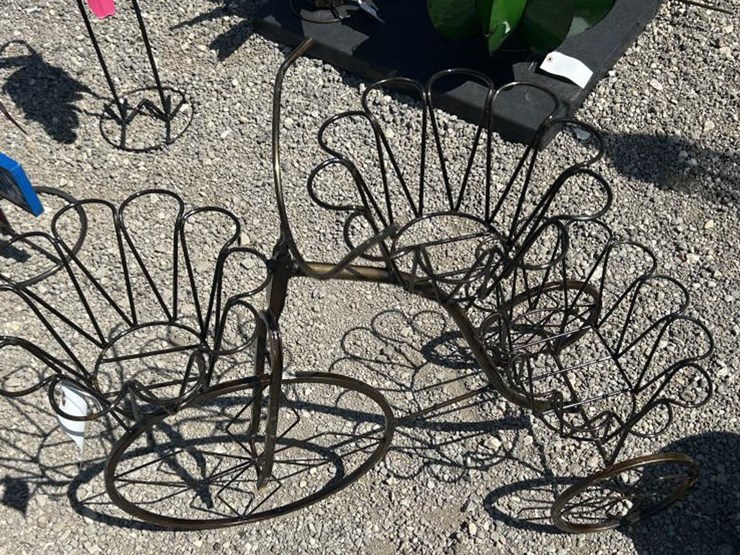 #142-•-metal-art---tricycle-w/-(3)-flower-pots-image-3
