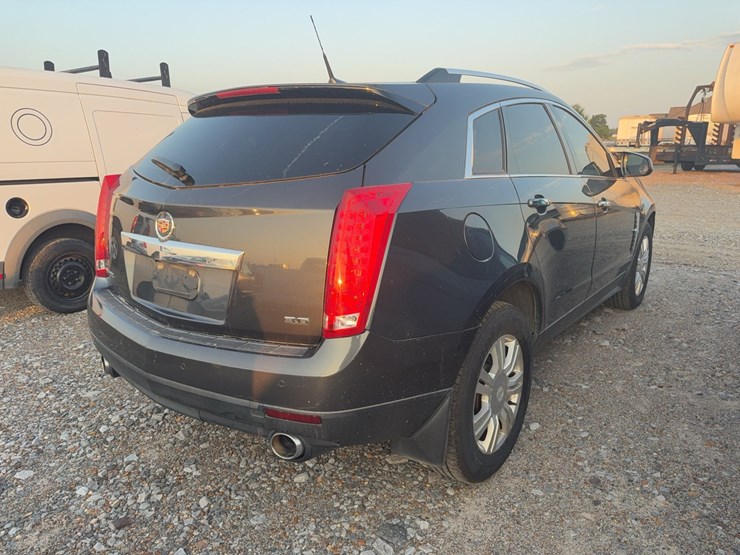 2012-cadillac-srx-image-7