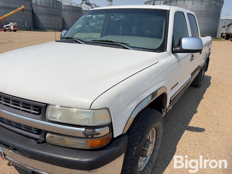 2002-chevrolet-silverado-1500-image-11