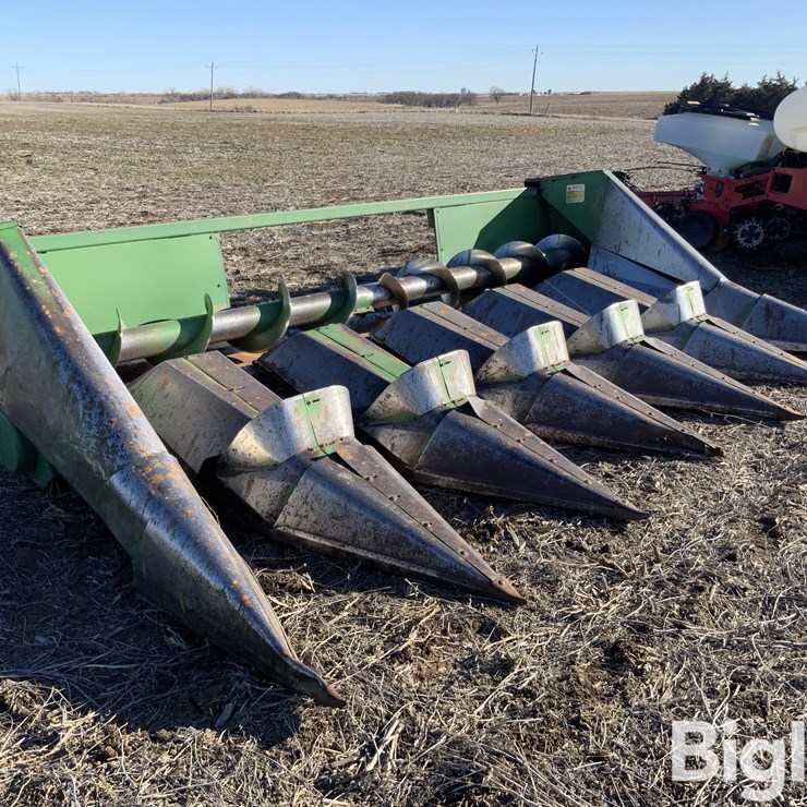 JOHN DEERE 643