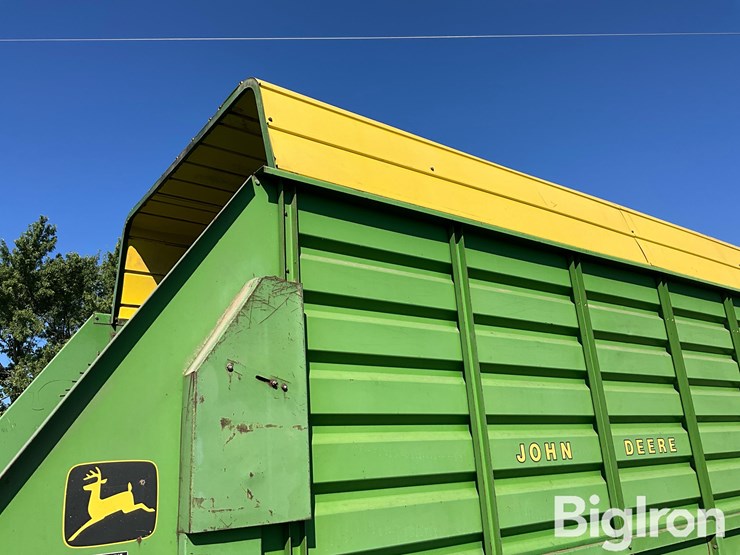 john-deere-716-image-9