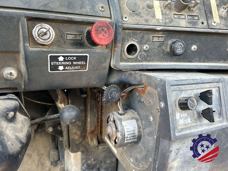 1995-mack-dm690s-image-85