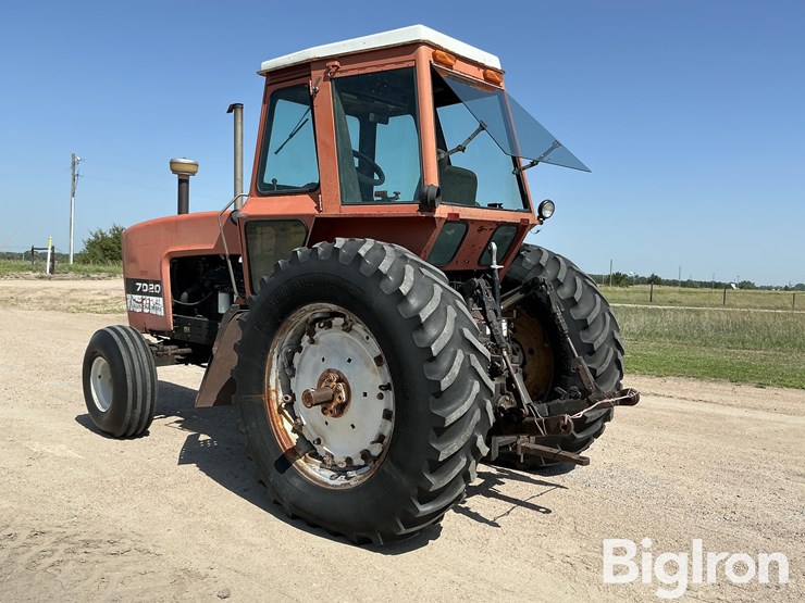 1979-allis-chalmers-7020-image-7