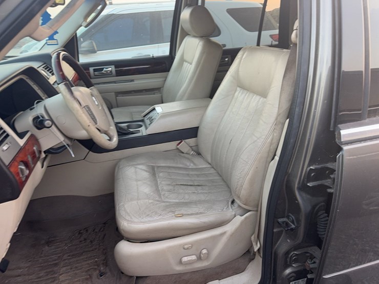 2003-lincoln-navigator-image-24