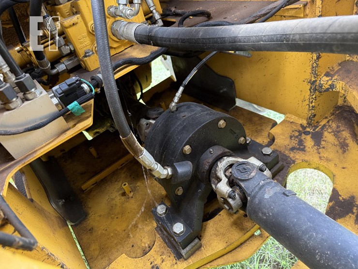 2019-deere-524l-image-22