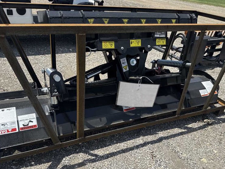 #61-•-skid-steer-&-3-point-dozer-blade-84"---mower-king-image-3
